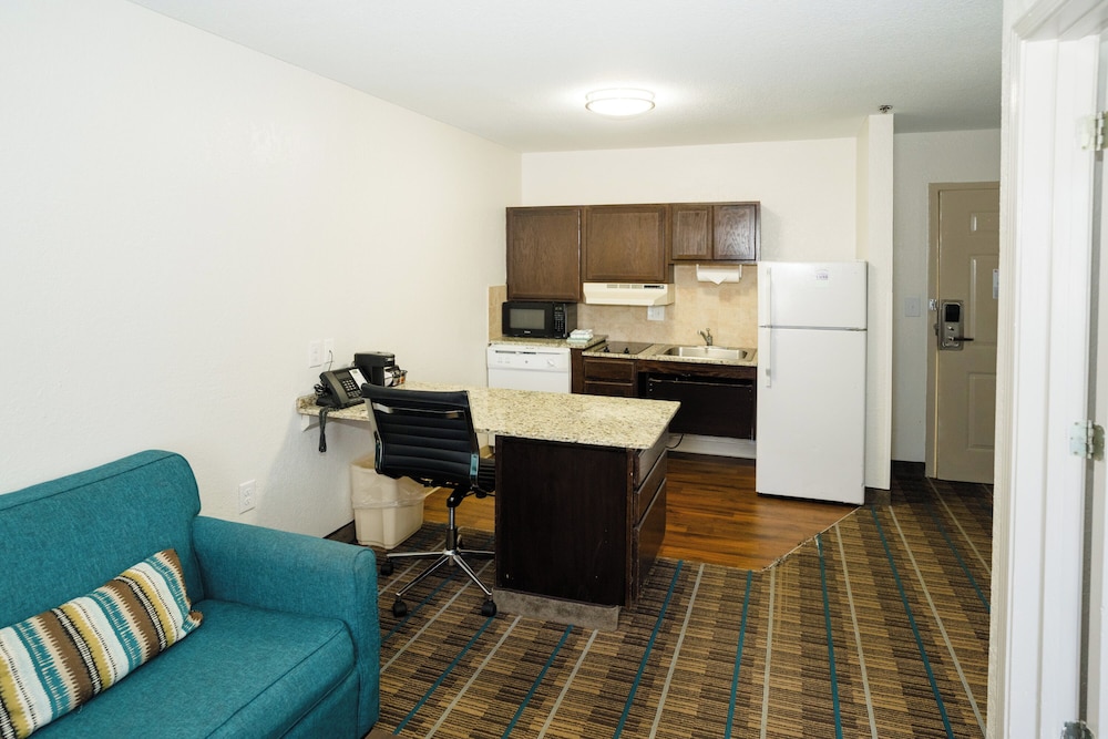 Mainstay Suites Knoxville Airport - photo 43