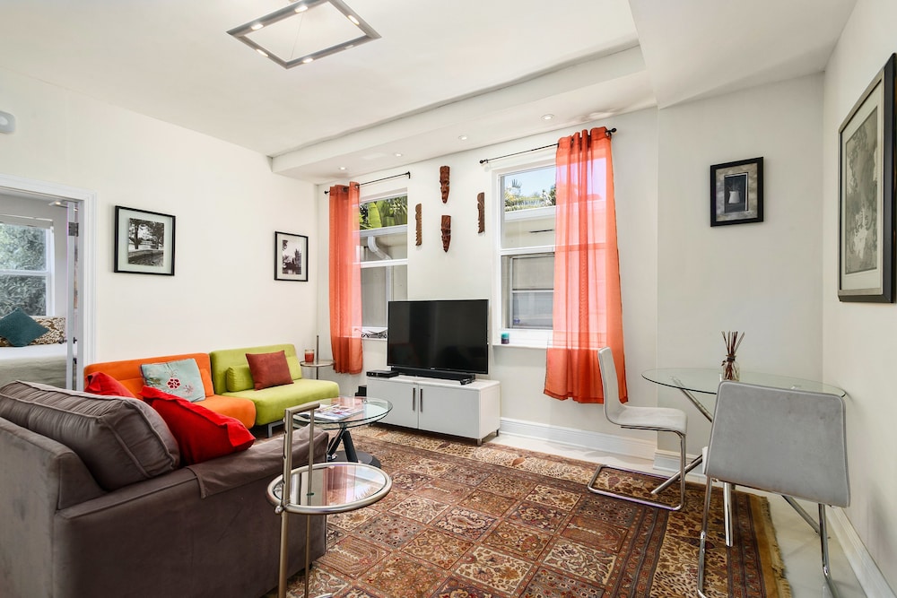 2 bedroom 2 bath apt in South Beach — 4-Star Luxury Hotel in Miami Beach, United States