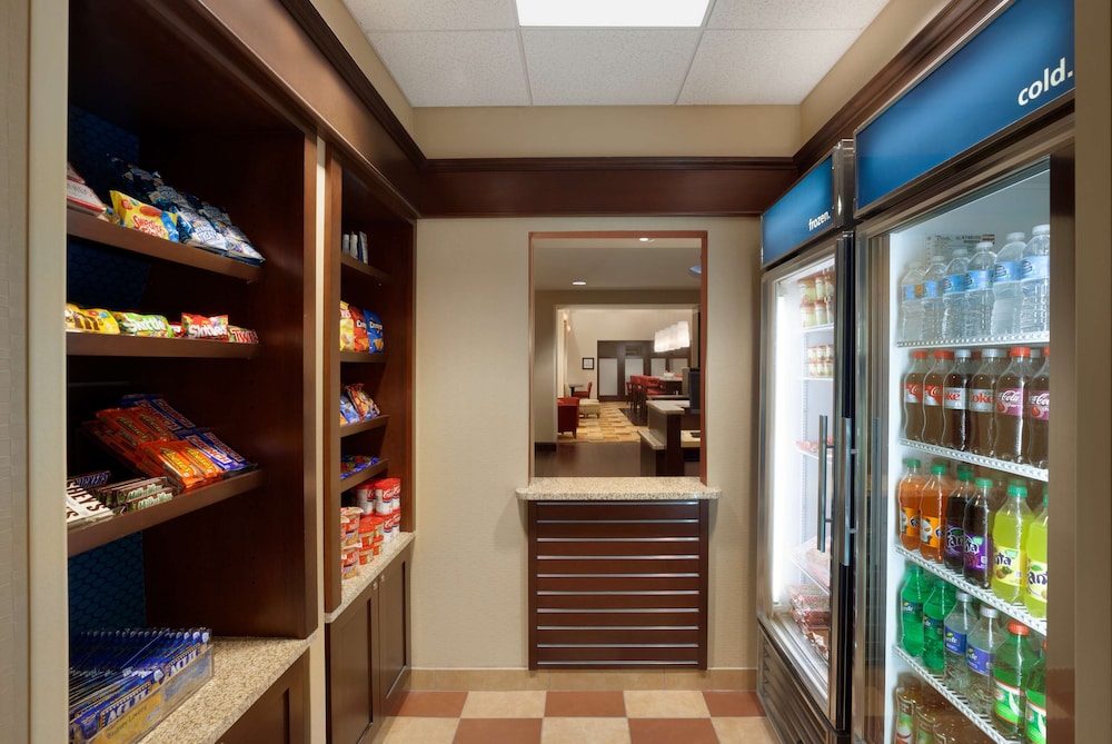 Hampton Inn & Suites Hartford East Hartford - photo 30
