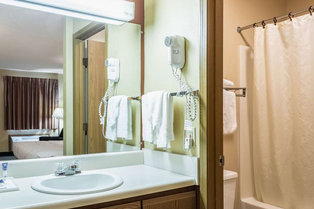 Americas Best Value Inn & Suites St. Marys - photo 19