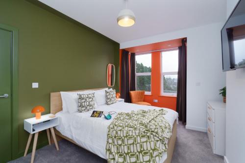 Apartment Two by Ocean City Retreats Two bedrooms private car park — 4-Star Luxury Hotel in Plymouth, United Kingdom
