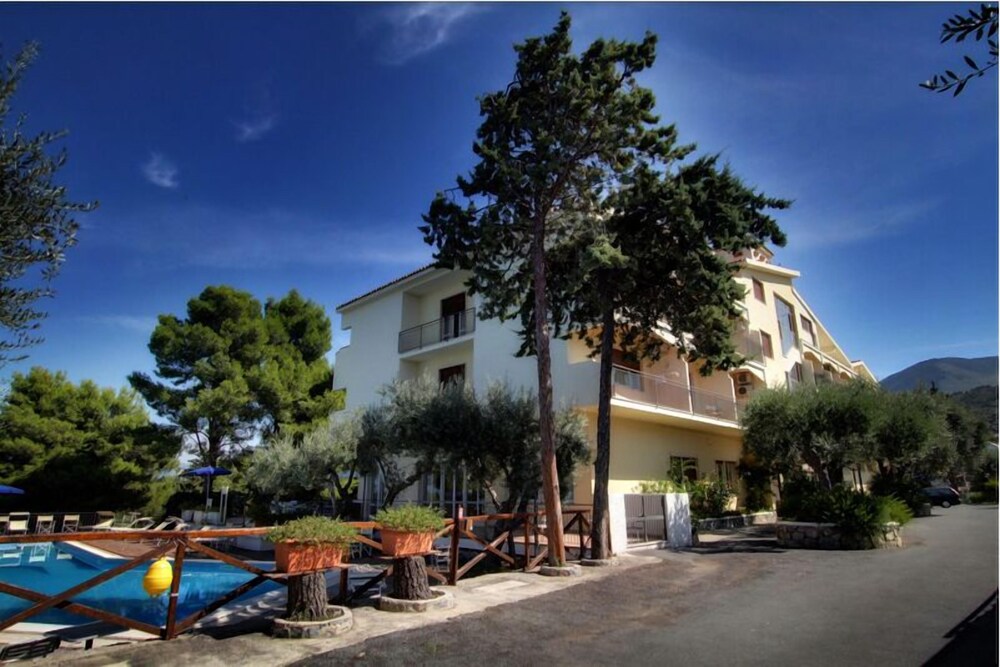 Hotel Guardacosta Surrise in Diamante, Italy