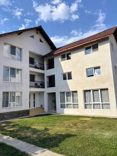 Casa Sima — 4-Star Luxury Hotel in Calimanesti, Romania