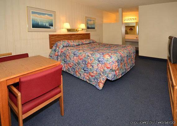 Rodeway Inn Laramie - photo 9