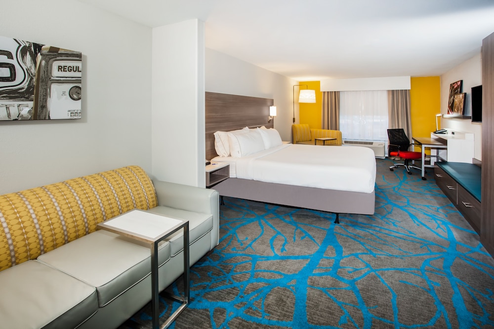 Holiday Inn Express & Suites Litchfield West by IHG - photo 12