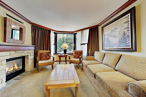 Resort at Squaw Creek's 605 & 607 — hotel in Foresthill