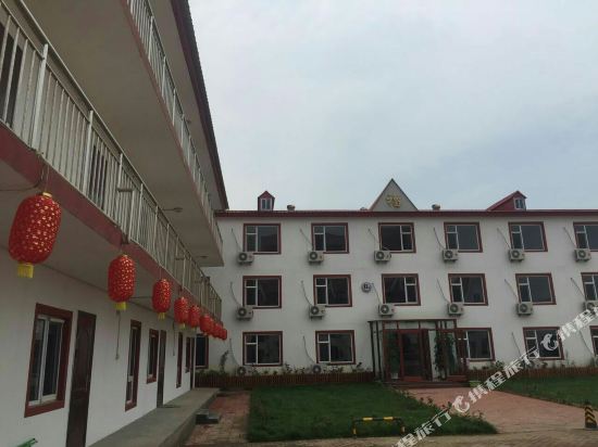 Huludao Red House Holiday Hotel in Suizhong, People's Republic of China