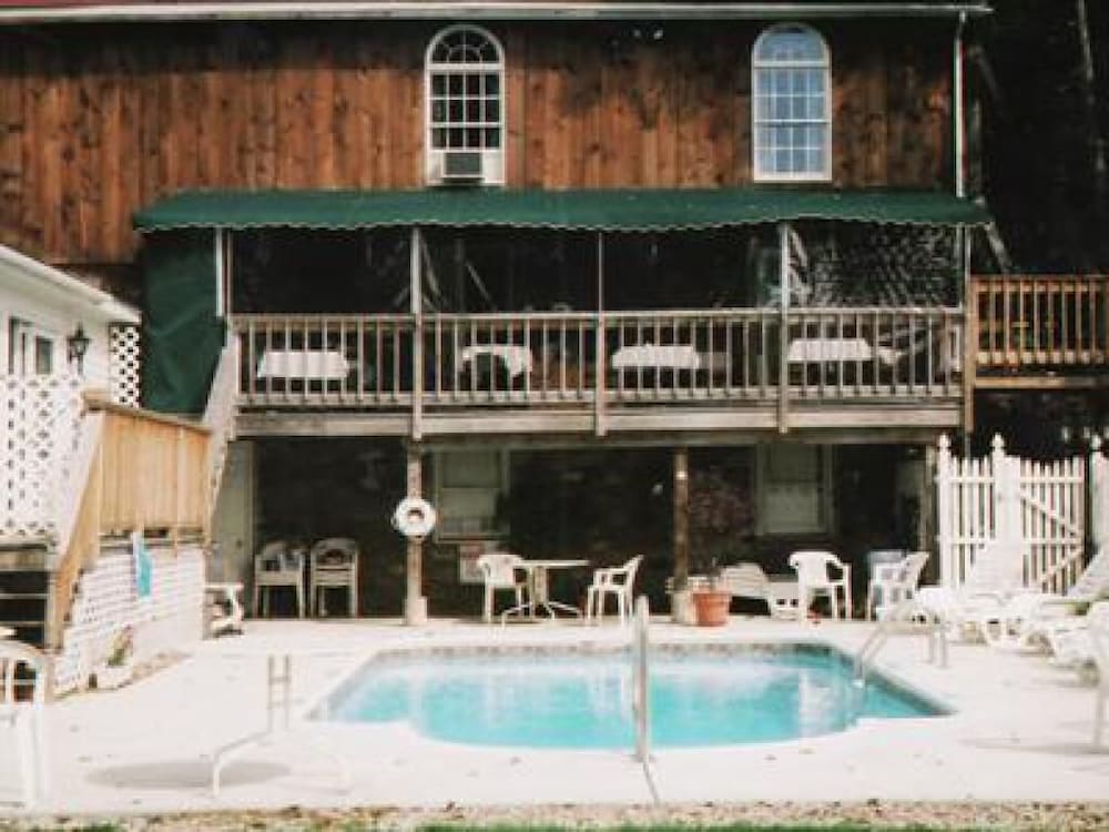 Sturbridge Country Inn - photo 23