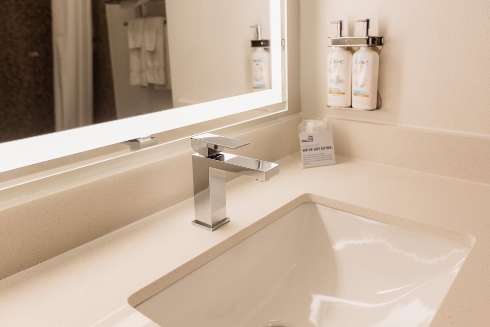 Holiday Inn Express & Suites Guthrie North Edmond by IHG - photo 22