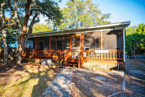 Beach Happy by Oak Island Accommodations - photo 42