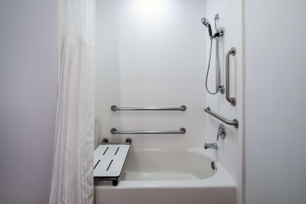Hilton Garden Inn Folsom - photo 32