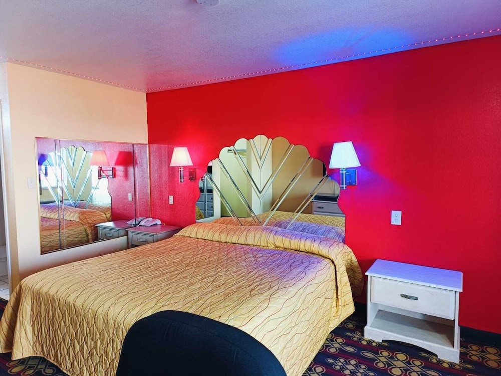 Heights Inn - photo 13