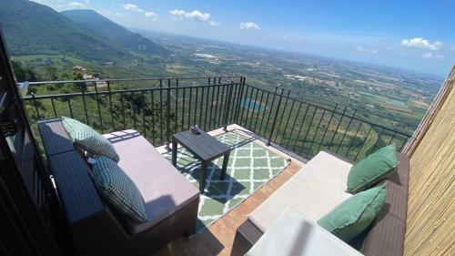 il Fienile Suite con terrazza panoramica a strapiombo — 4-Star Luxury Hotel in Norma, Italy