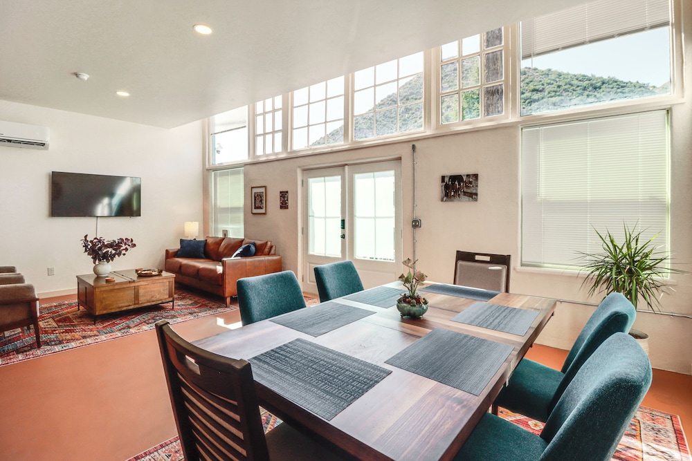 Right On Main Street Mtn View Bisbee Hideaway — Bisbee