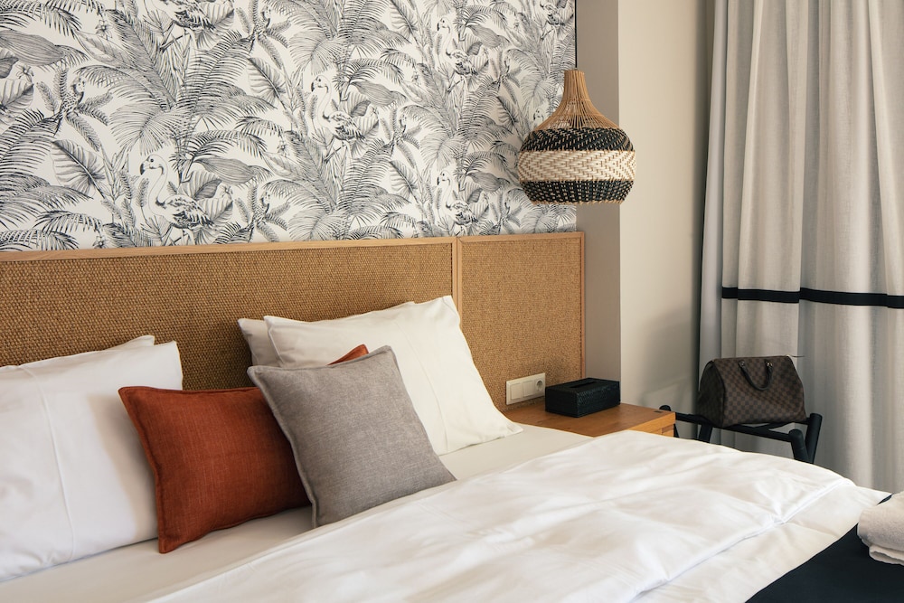 Chapter 02 Gallery Suites in Irakleion, Greece