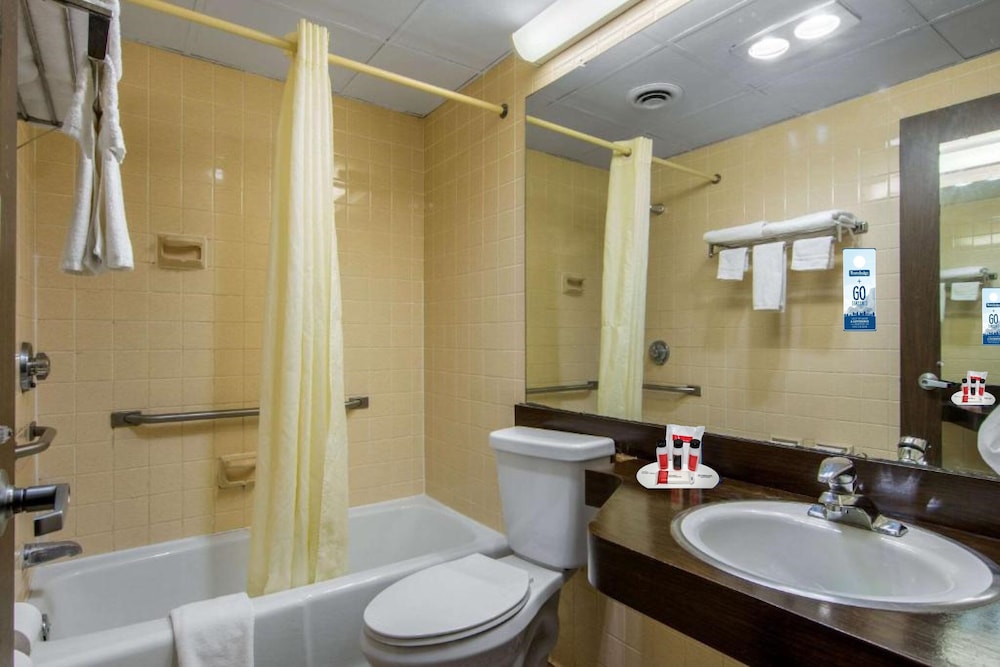 Travelodge by Wyndham Forsyth - photo 10