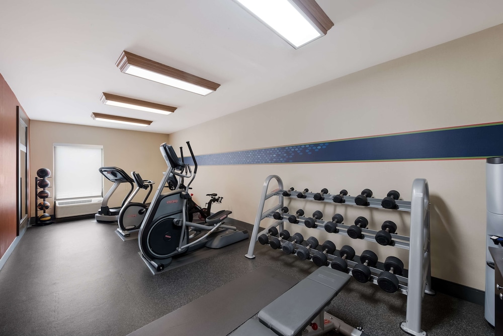 Hampton Inn Marshall - photo 18