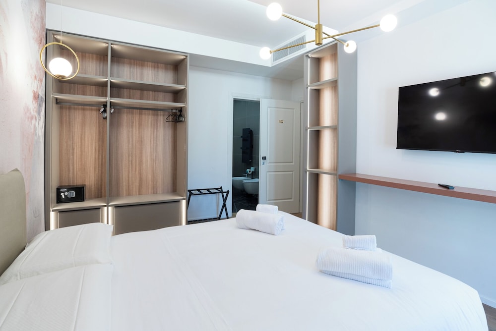 Rasella44 Green Apartment — 4-Star Luxury Hotel in Rome, Italy