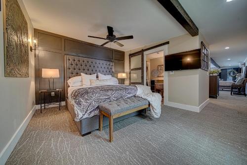 Town Square Retreat — 4-Star Luxury Hotel in Blairsville, United States