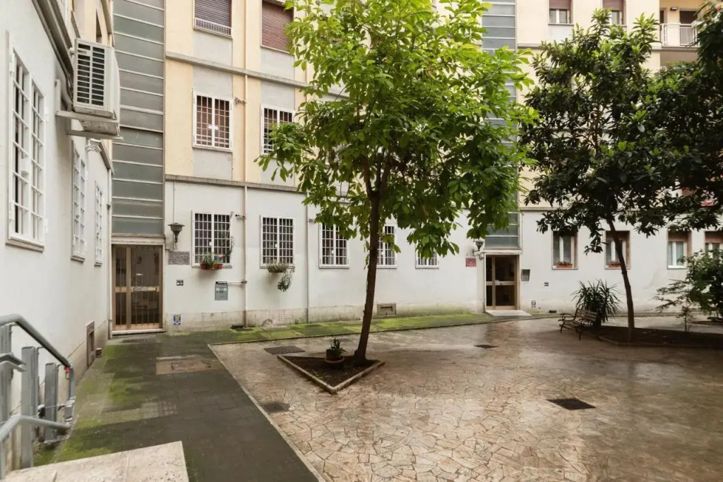 GuestHost Sunny Apartment Piramide — 4-Star Luxury Hotel in Rome, Italy
