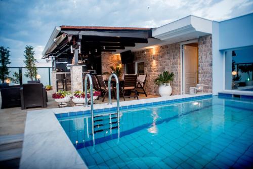 Luxury Penthouse with private pool — 4-Star Luxury Hotel in Preveza, Greece