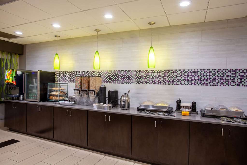 La Quinta Inn & Suites by Wyndham Port Orange Daytona - photo 43