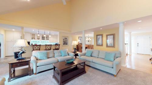 3 Midstream - photo 2
