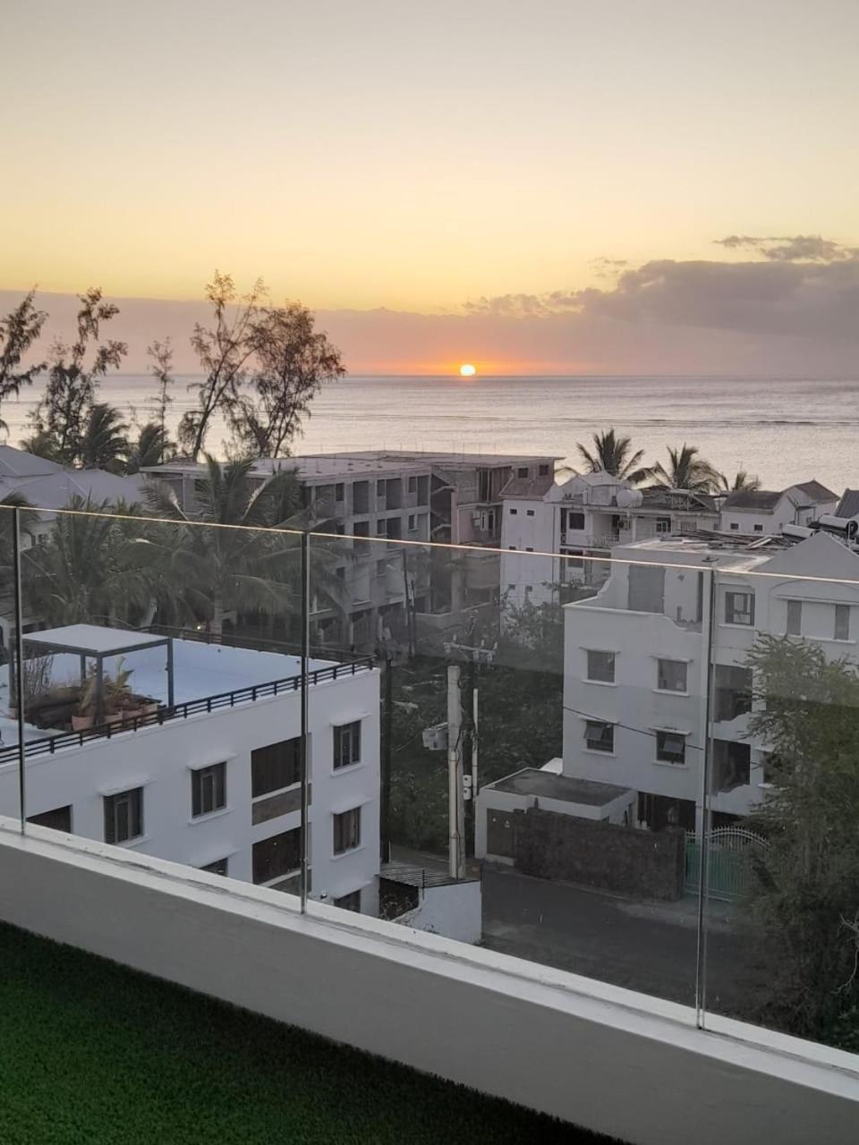 Seaside Escape Apartment — 4-Star Luxury Hotel in Flic En Flac, Mauritius