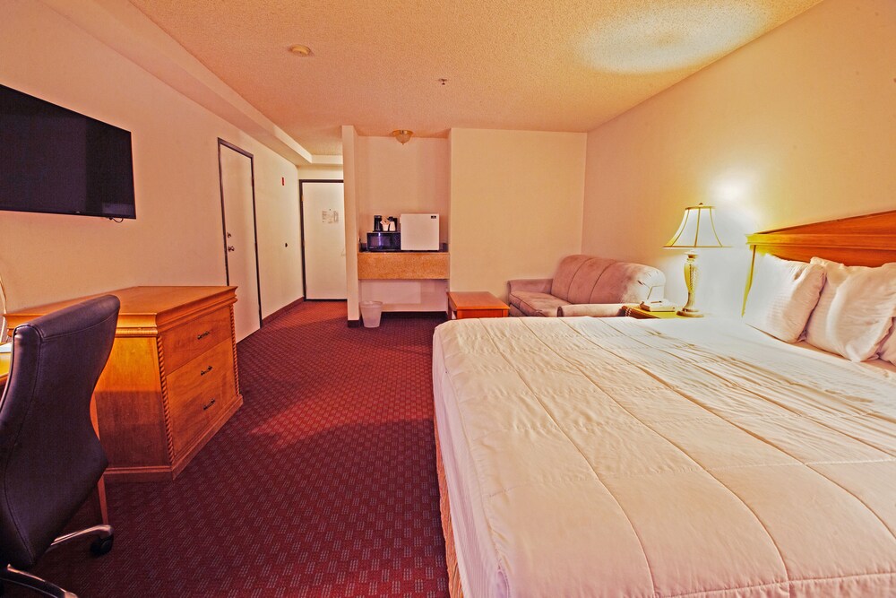 Stanton Inn & Suites - photo 14