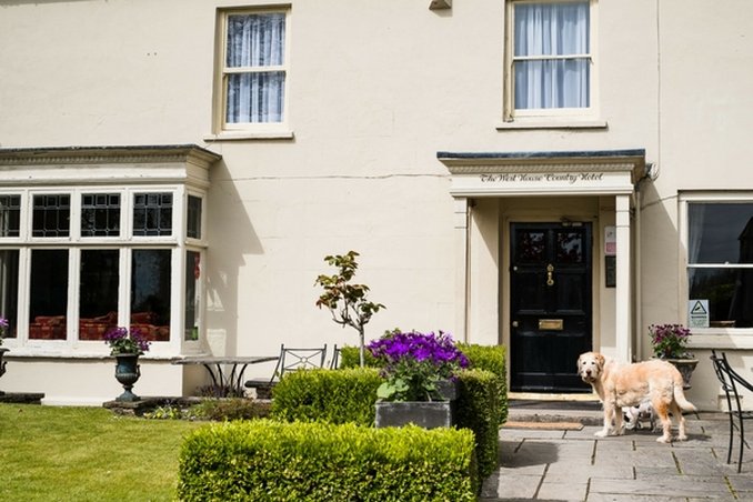 West House Country Hotel — hotel in Barry