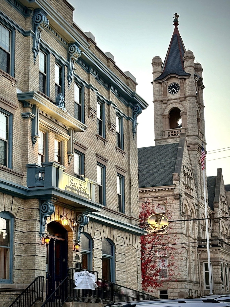 The Port Hotel — hotel in Port Washington