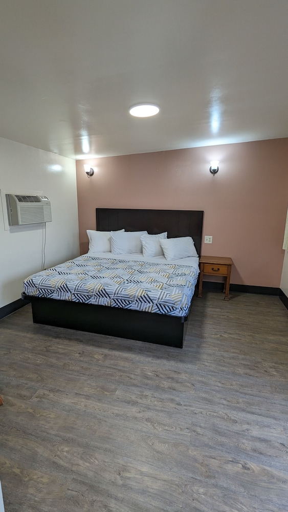 Portland Value Inn - photo 3