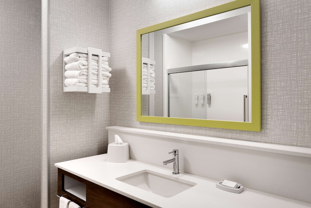 Hampton Inn & Suites Ft. Worth Burleson - photo 17