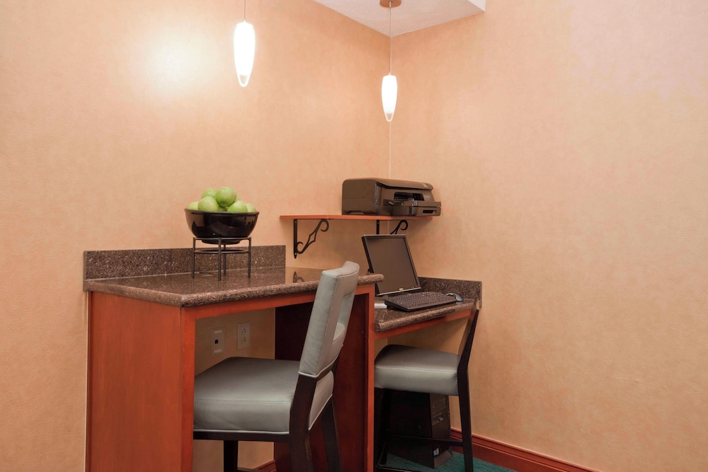 Residence Inn by Marriott Davenport - photo 14