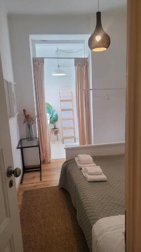 Tiny suite with private bathroom Bairro Alto