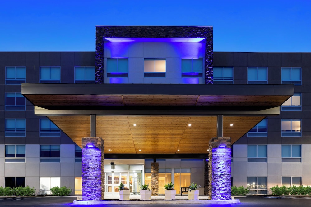 Holiday Inn Express & Suites Waynesboro East by IHG - photo 39