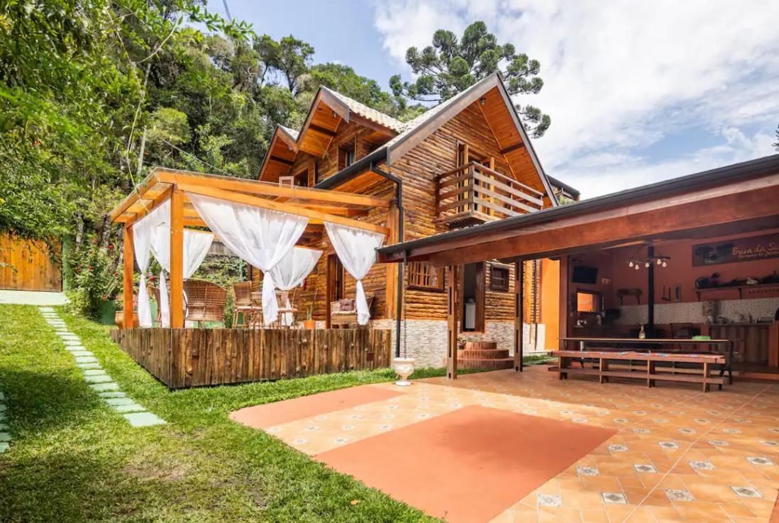 Chácara Com Sauna E Jacuzzi Pet Friendly in Campos Do Jordao, Brasil