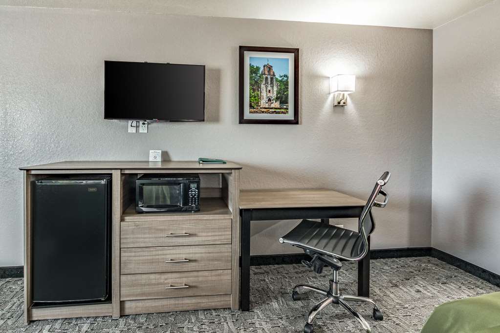 Quality Inn I 10 East near Frost Bank Center - photo 21