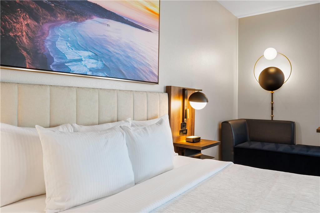 La Quinta Inn & Suites by Wyndham La Habra - photo 46