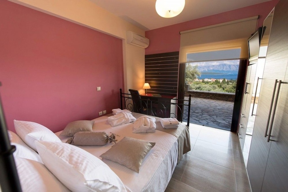Luxurious Villa Kastro — Lefkada — photo 4