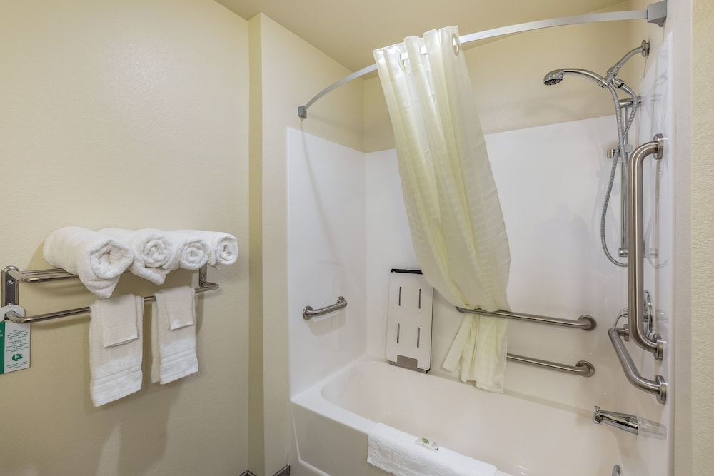 Cobblestone Hotel and Suites Janesville - photo 28