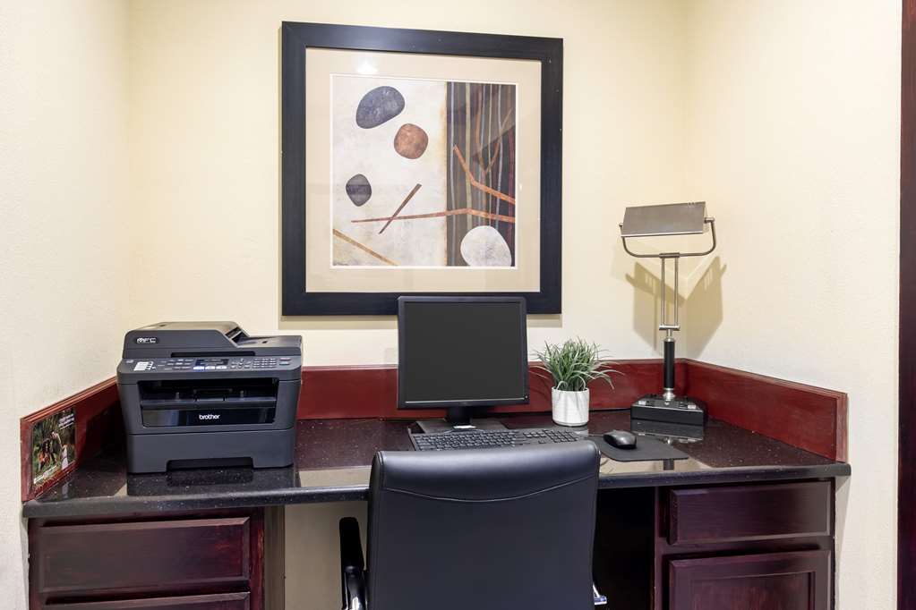 Best Western Plus Pratt - photo 42