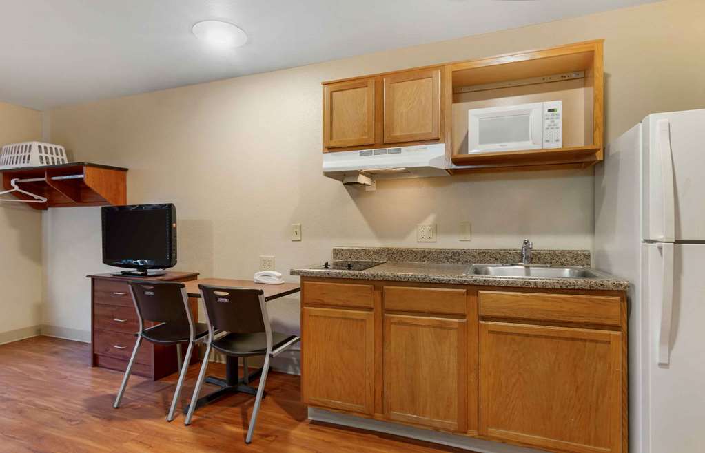 Extended Stay America Select Suites Kansas City South I 49 - photo 26