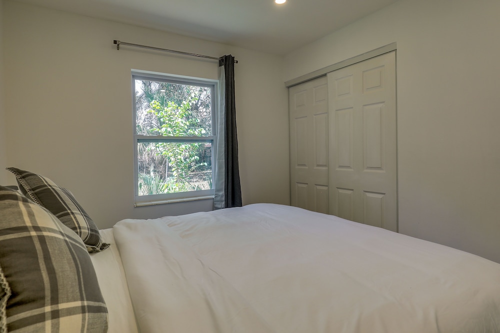 East Tampa Getaway 5 Mi to Amalie Arena in Tampa, United States