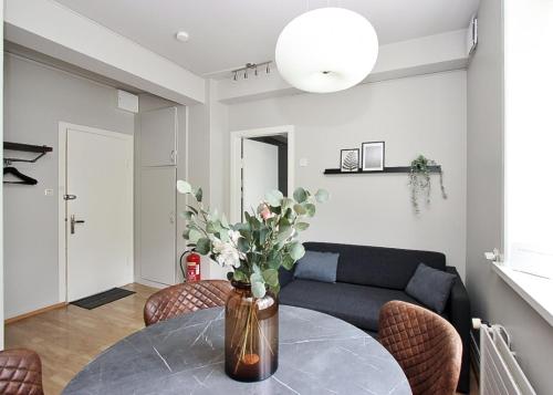 LL Properties H99 Main Street Stay