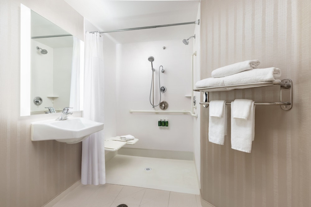SpringHill Suites by Marriott Fresno - photo 26