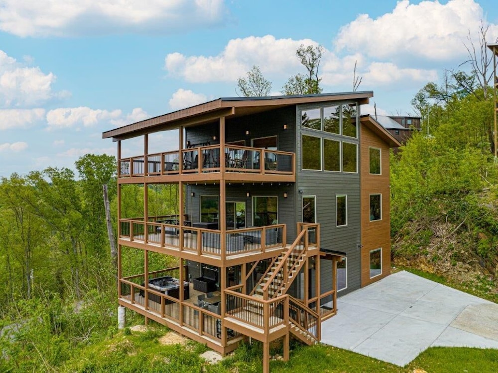 Peace Giver in Gatlinburg, United States