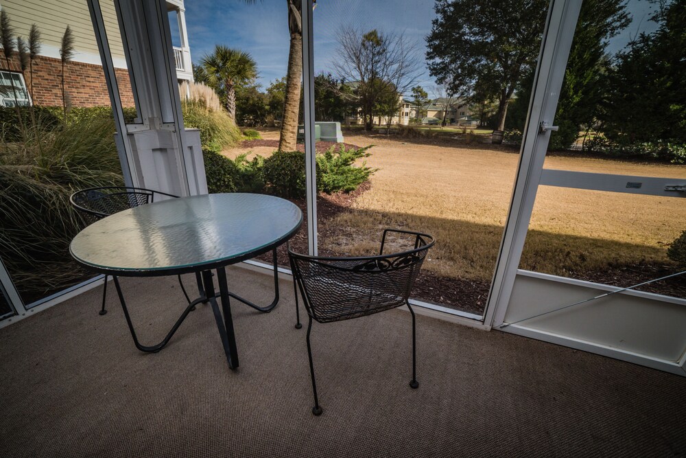 Barefoot Resort & Yacht Club - photo 101