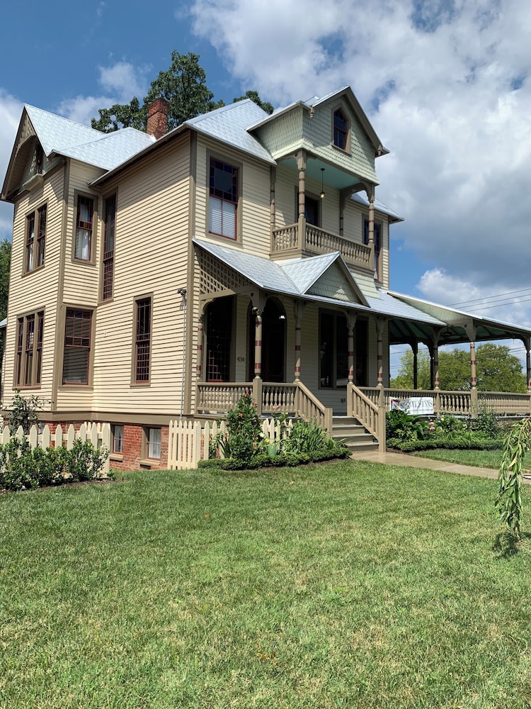 Summit Street Inns - photo 123