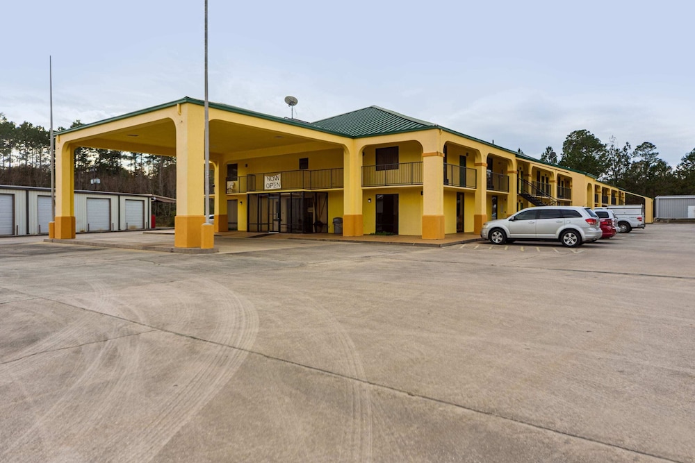 Days Inn by Wyndham Atmore - photo 43